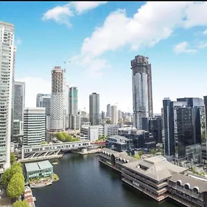 Apartment Luxury 1 Bedroom Minutes Walk From Canary Wharf, London