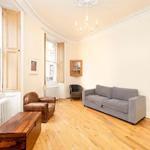 Joivy Charming Flat Near St Giles Edinburgh