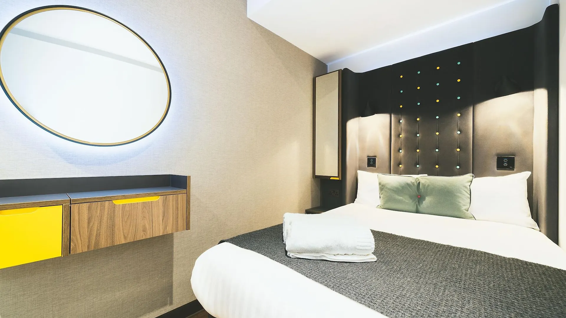 Point A London Liverpool Street Hotel