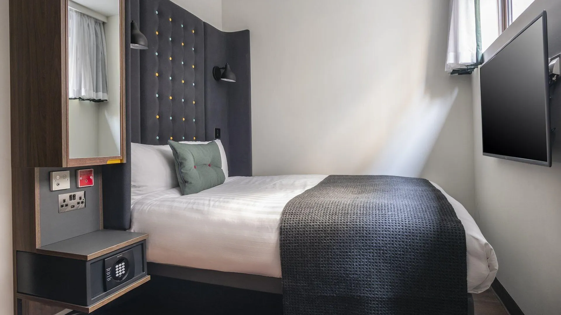 Hotel Point A London Liverpool Street